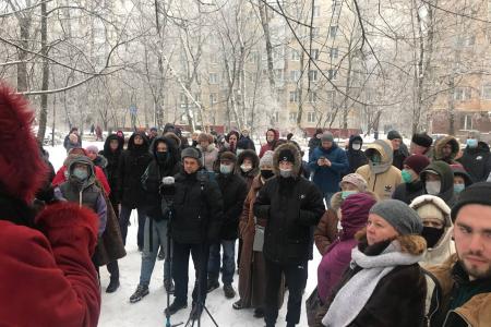 Москва. Новая массовая встреча депутата Обухова в Измайлово: против трамвайного проекта, QR-кодов и плохой уборки снега