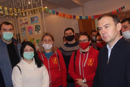 Депутаты фракции КПРФ в Госдуме во главе Ю.В. Афониным вместе с тульскими коммунистами возложили цветы на могилу В.А. Стародубцева