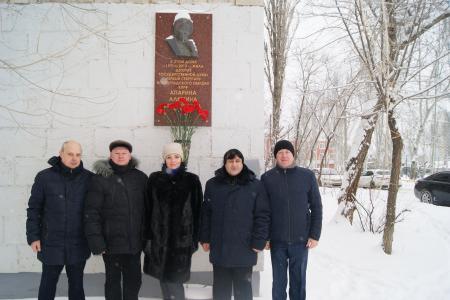 Сталинградские коммунисты почтили память депутата Госдумы Алевтины Апариной