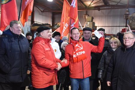 КПРФ отправила на Донбасс 93-й новогодний гуманитарный конвой