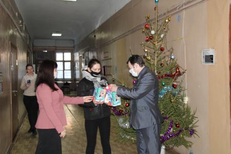 Рязань. Депутаты-коммунисты помогли создать детям новогоднее настроение