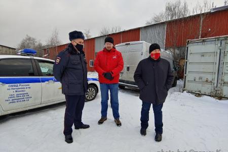 Москва: Очередной день противостояния с рейдерами - отбито три бульдозерных атаки на народное предприятие «Айвори»