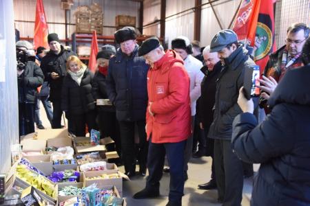 КПРФ отправила на Донбасс 93-й новогодний гуманитарный конвой