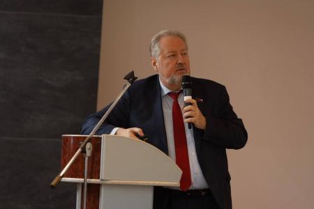 Сергей Обухов на дебатах VII Конгресса РАПК: Недоверие к выборам, раскол общества, коронавирусные и военные страхи, депрессия как привычные социальные индикаторы. Новые электоральные реалии