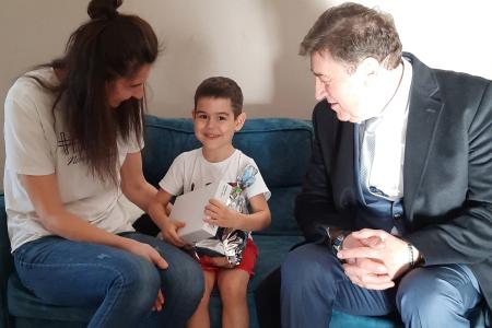 Лидер ставропольских коммунистов Виктор Гончаров принял участие в акции «Ёлка желаний»