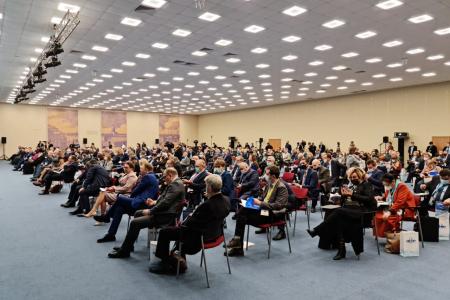 Николай Харитонов выступил на пленарном заседании XI Международного форума «Арктика: настоящее и будущее»