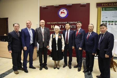 Республика Саха (Якутия). Депутаты-коммунисты в борьбе за интересы народа. Виктор Губарев о QR-кодах