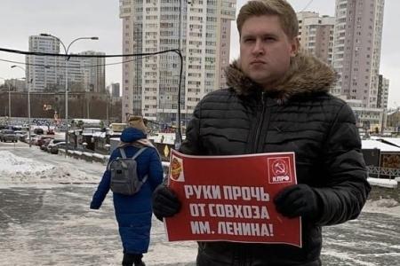 Уральские комсомольцы продолжают серию пикетов против принудительной вакцинации, QR-кодов и нападок на Совхоз им. Ленина