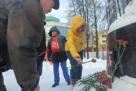 Ивановские коммунисты отметили 142-ю годовщину со дня рождения И.В. Сталина