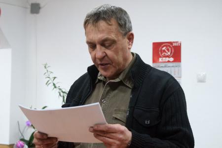 Республика Бурятия. Гвоздики товарищу Сталину