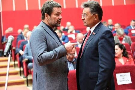 Александр Ющенко и Юнир Кутлугужин о принудительной вакцинации, QR-кодах и оптимизации медицины