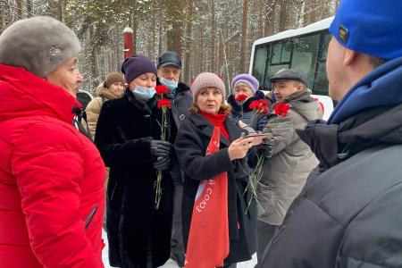 Тюменские коммунисты отметили 142-ю годовщину со дня рождения И.В. Сталина