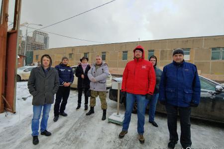 Москва: Очередной день противостояния с рейдерами - отбито три бульдозерных атаки на народное предприятие «Айвори»