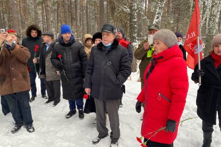 Тюменские коммунисты отметили 142-ю годовщину со дня рождения И.В. Сталина