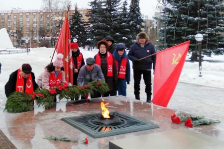 КПРФ в Калуге: возложение цветов в честь освобождения города от немецко-фашистских захватчиков
