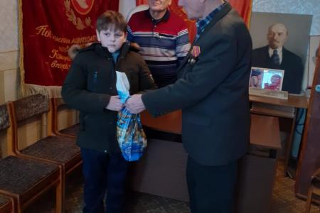 Московская область. Все подарки от КПРФ подмосковные коммунисты передали по адресам