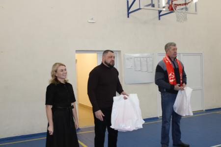Коммунисты Челябинского обкома КПРФ поздравили Женскую сборную по волейболу Копейского городского округа