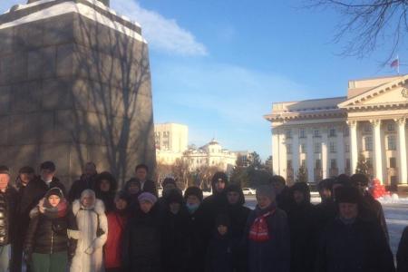 Тюменские коммунисты возложили цветы и венок к памятнику Владимиру Ильичу Ленину