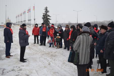 Нижегородские коммунисты провели возложение цветов к памятнику В.И. Ленина
