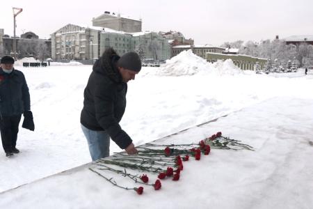 Саратовские коммунисты и комсомольцы почтили память В.И Ленина
