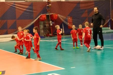 Нижегородские коммунисты провели футбольный турнир среди мальчиков