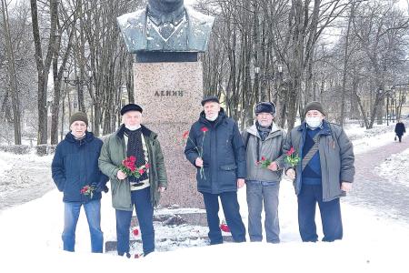 Ленинградская область. Вашим, товарищ, сердцем и именем…