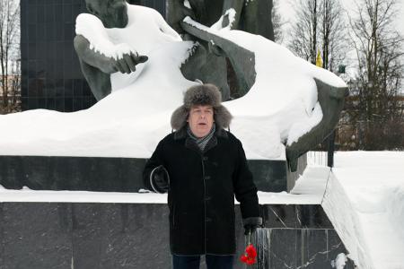 Коммунисты и комсомольцы города Иваново почтили память жертв кровавого воскресенья