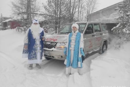 Ямало-Ненецкий автономный округ. В Новом Уренгое коммунисты поздравили маленьких горожан с Новым Годом