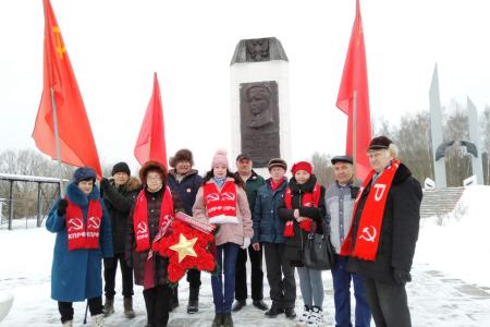 КПРФ в Калуге: возложение цветов в честь освобождения города от немецко-фашистских захватчиков