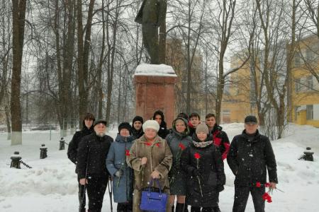 В городах и районах Новгородской области почтили память Владимира Ильича Ленина