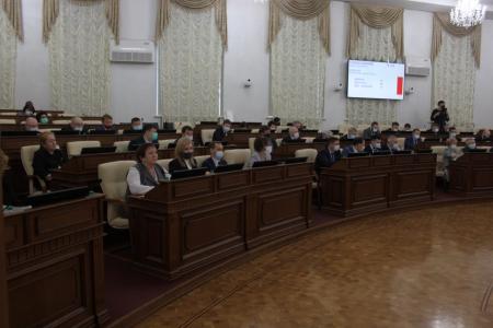 Депутаты-коммунисты в Алтайском Заксобрании потребовали большей гласности при обсуждении федеральных законопроектов