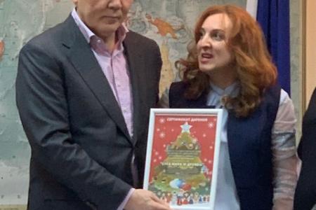 Леонид Калашников приветствовал участников международного фестиваля «Фейерверк новогодних игрушек», который проходил в Государственной Думе