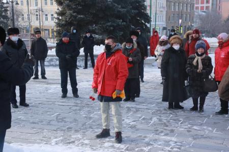В Омской области активисты КПРФ возложили венки и цветы к памятникам В.И. Ленину