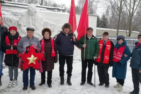 КПРФ в Калуге: возложение цветов в честь освобождения города от немецко-фашистских захватчиков