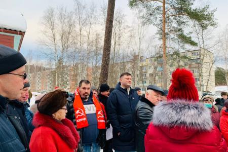 Ленинградская область. Депутаты КПРФ помогают решить проблему ветхого жилья