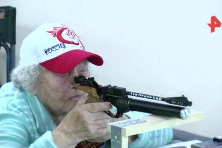 Со 100-летием «железную бабушку» Марию Колтакову поздравил депутат Госдумы Сергей Гаврилов