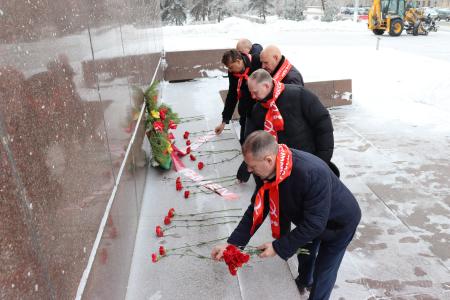 Сталинградские коммунисты почтили память В.И. Ленина