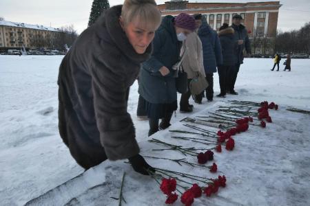 В городах и районах Новгородской области почтили память Владимира Ильича Ленина