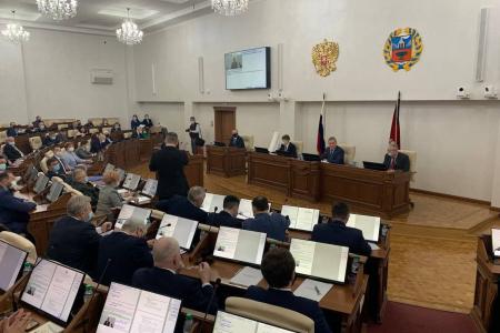 Депутаты-коммунисты в Алтайском Заксобрании потребовали большей гласности при обсуждении федеральных законопроектов