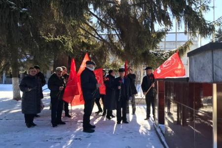 Коммунисты Северной Осетии почтили память вождя мирового пролетариата В.И. Ленина