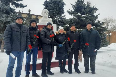 Тамбовская область. Низкий поклон учителю и вождю!