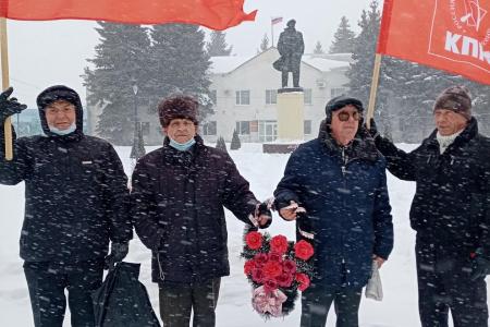 Тамбовская область. Низкий поклон учителю и вождю!
