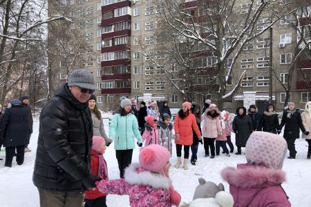 В зимние каникулы нижегородские коммунисты и "Надежда России" подарили детям "Новогоднюю сказку"