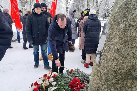 Ивановские коммунисты почтили память жертв блокады Ленинграда