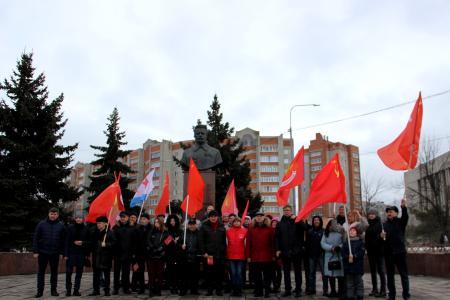Ярославские коммунисты и сторонники партии отметили 104-ю годовщину Советской Армии и Военно-морского флота