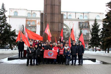 Ярославские коммунисты и сторонники партии отметили 104-ю годовщину Советской Армии и Военно-морского флота