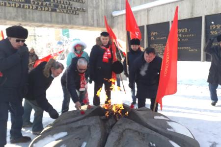 Коммунисты Якутии отмечают День защитника Отечества и признание народных республик
