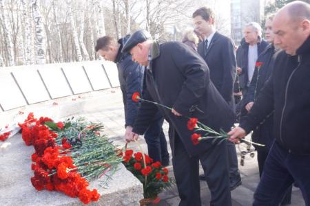 Ставропольские коммунисты и комсомольцы почтили память участников войны в Афганистане