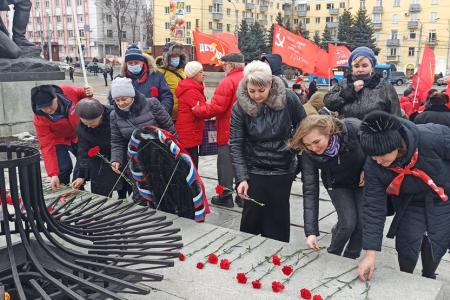 Брянские коммунисты отметили 104-ю годовщину создания Красной Армии