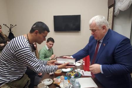 К.К. Тайсаев встретился с депутатом Конгресса Перу от левой партии «Свободная Перу» А. Рейесом Камой